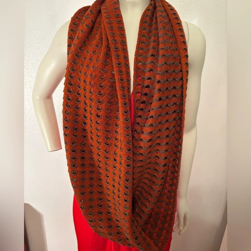 2 infinity scarves Echo